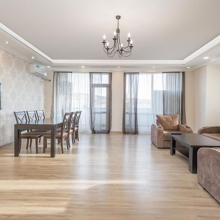 2 Bedrooms 2 Bathrooms Large And Lux Apartment Best Location Γιερεβάν Εξωτερικό φωτογραφία