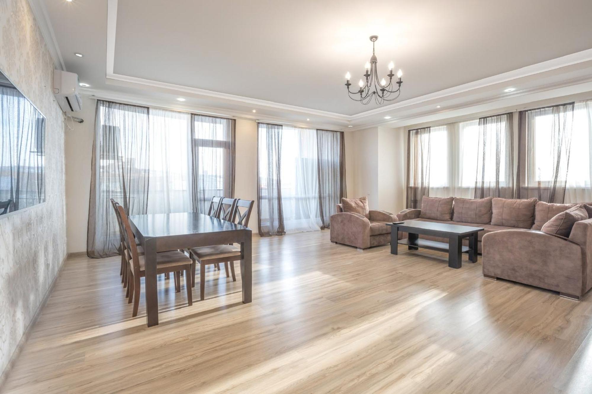 2 Bedrooms 2 Bathrooms Large And Lux Apartment Best Location Γιερεβάν Εξωτερικό φωτογραφία