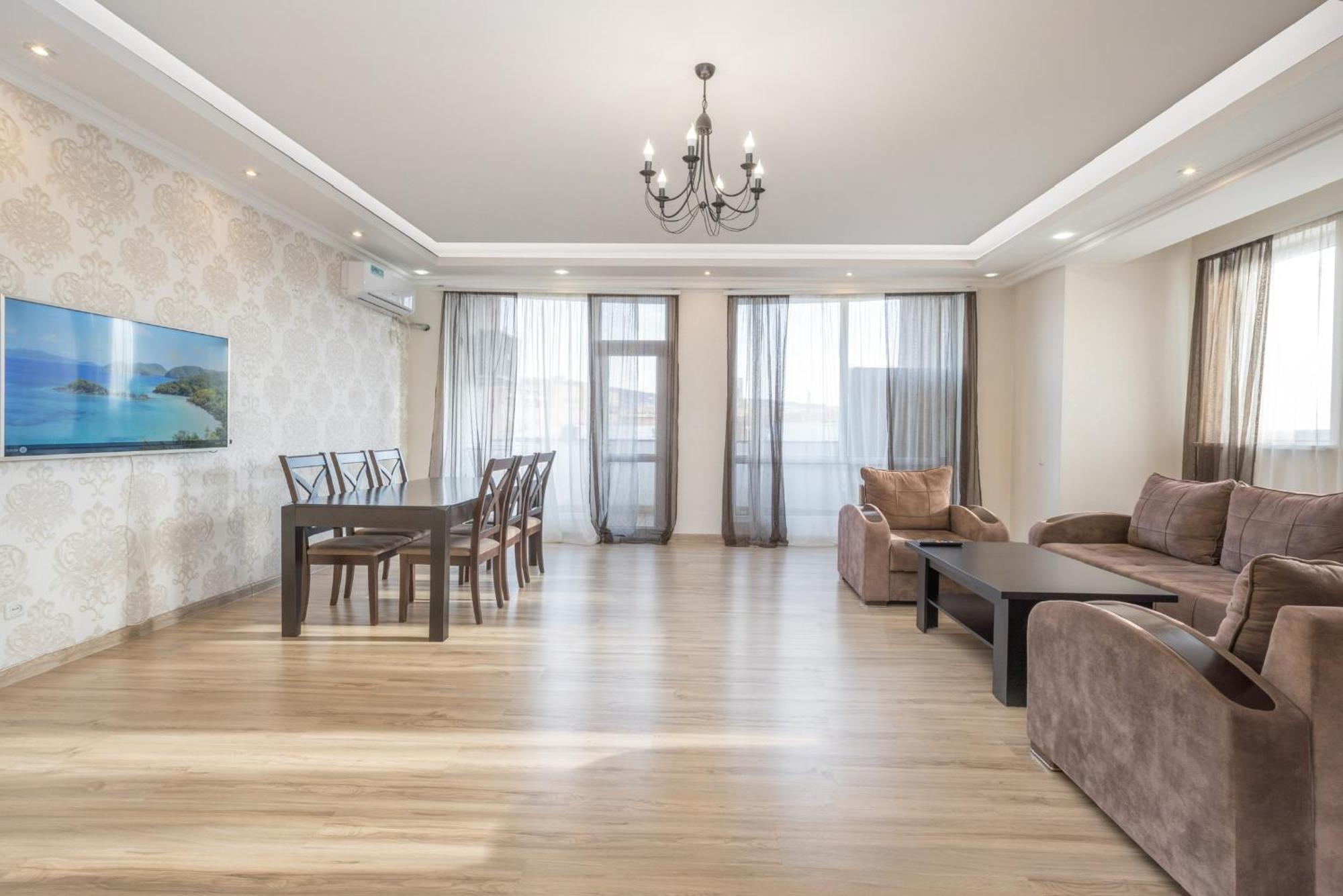2 Bedrooms 2 Bathrooms Large And Lux Apartment Best Location Γιερεβάν Εξωτερικό φωτογραφία